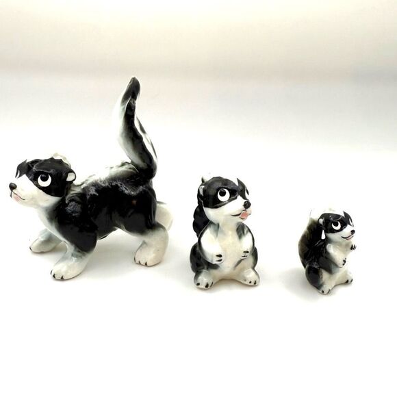 Miniature SKUNK FAMILY Porcelain Animal Figurine Vtg 50s Hagen Renaker Retired - Picture 1 of 9